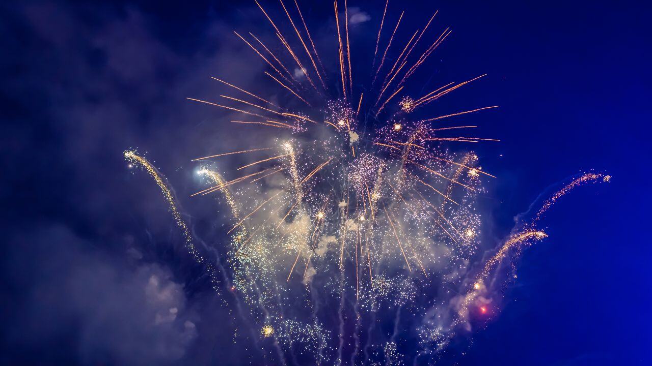 watch christmas fireworks displays